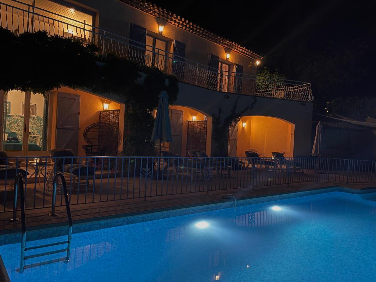 Les Volets Bleus Hotel Spéracèdes Bagian luar foto