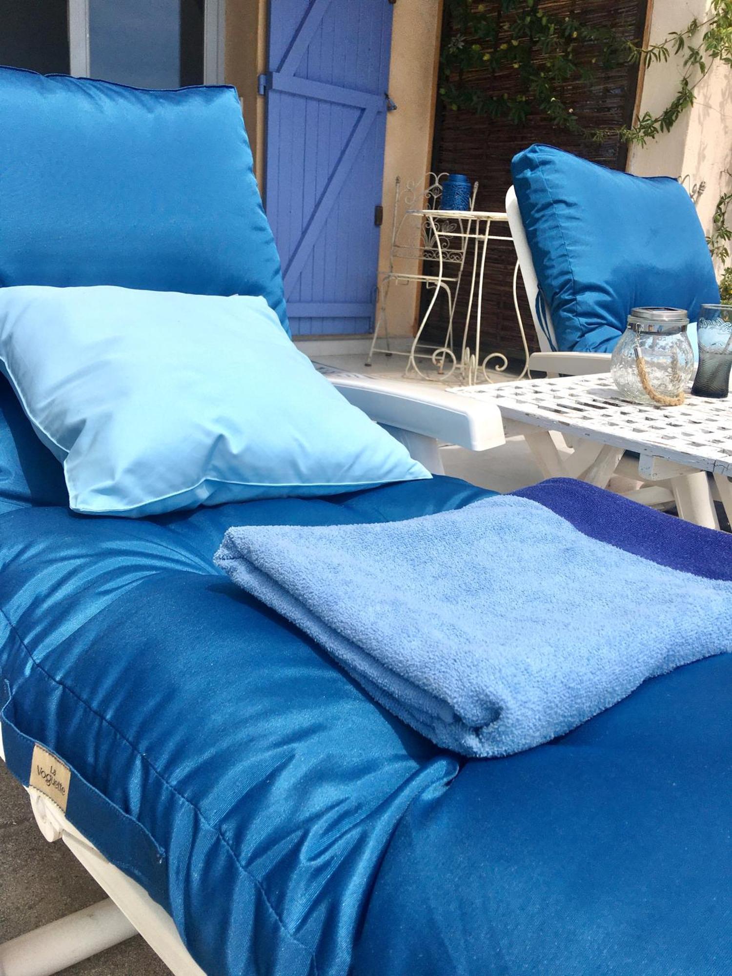 Les Volets Bleus Hotel Spéracèdes Bagian luar foto